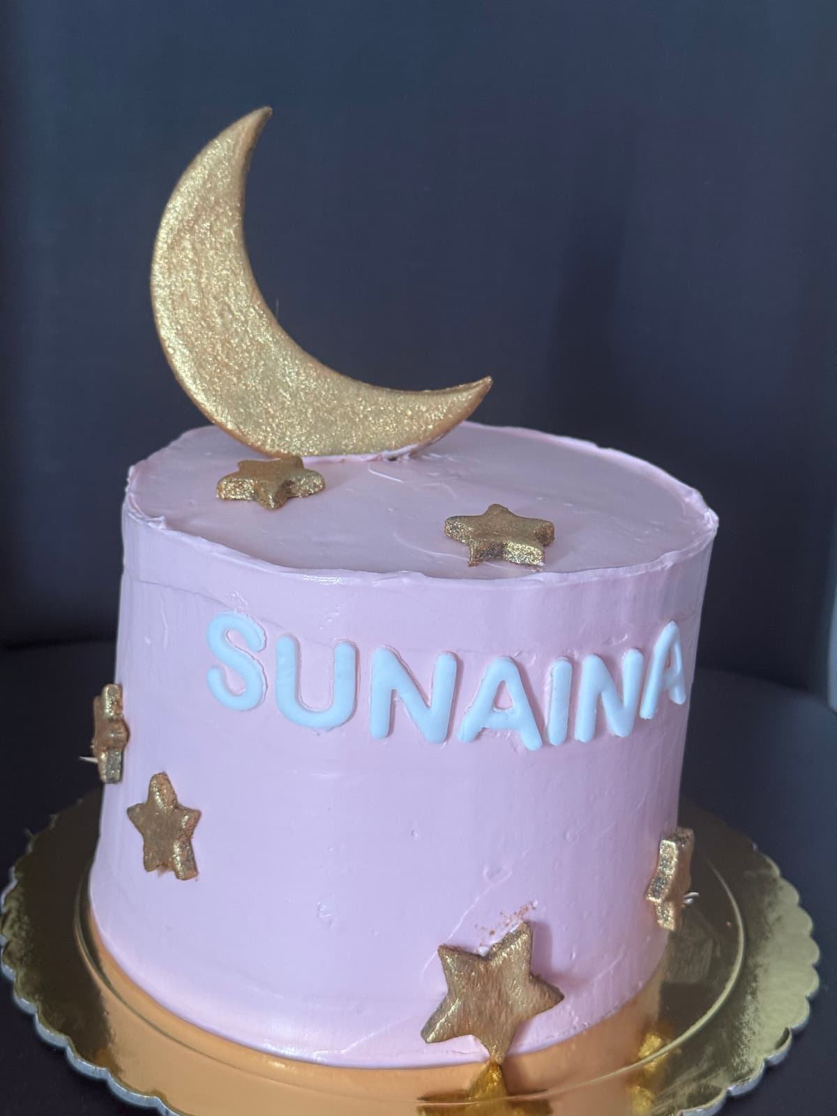Custom cake by Cakes by Versha