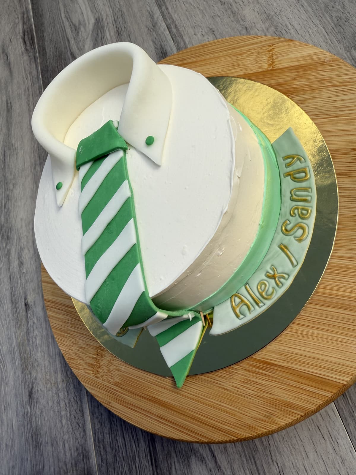 Custom cake by Cakes by Versha