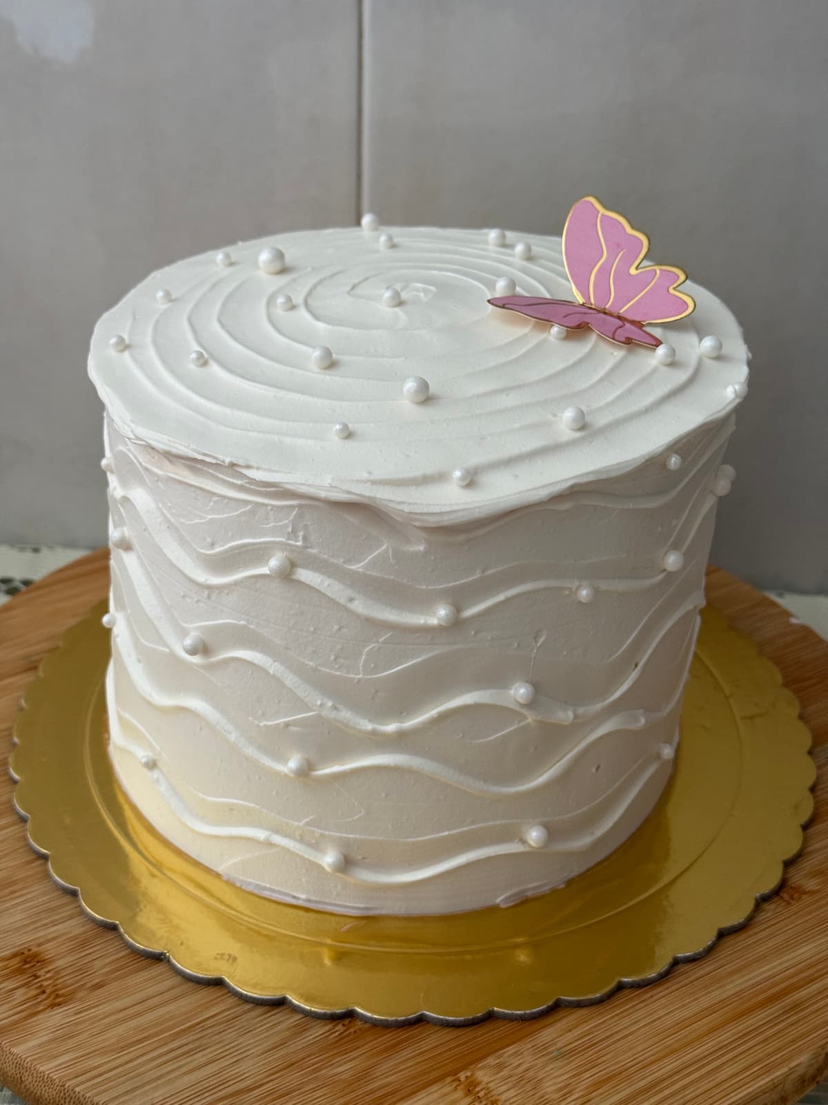 Custom cake by Cakes by Versha